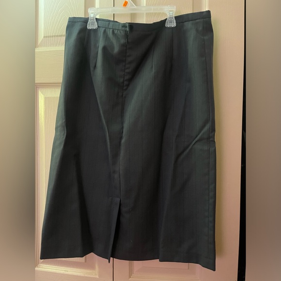 Harve Bernard Vintage Blazer Jacket and Matching Skirt Size 14 - Picture 4 of 5